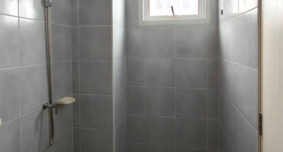 Local comercial en venta de 4 habitaciones en Cha Am, Phetchaburi
