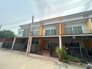Casa adosada en venta de 2 habitaciones en Mueang Chon Buri, Chonburi