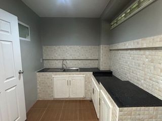 Casa adosada en venta de 2 habitaciones en Mueang Chon Buri, Chonburi