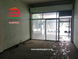 For rent 3 bedrooms retail Space in Sai Mai, Bangkok