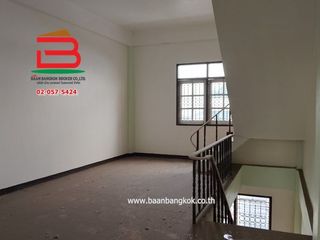 For rent 3 bedrooms retail Space in Sai Mai, Bangkok