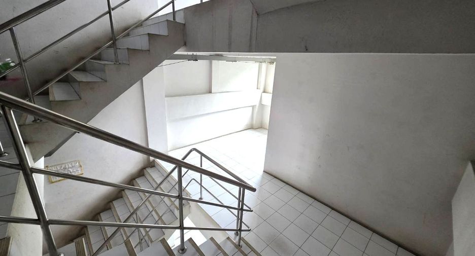 Wohnung zum Kauf mit 1 Zimmer in Pluak Daeng, Rayong