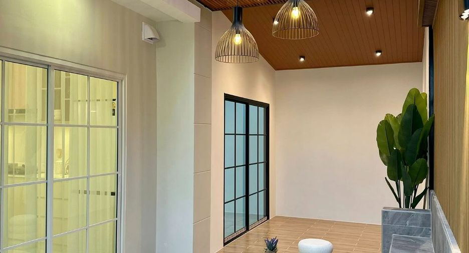 For sale 4 bedrooms house in Bang Lamung, Chonburi