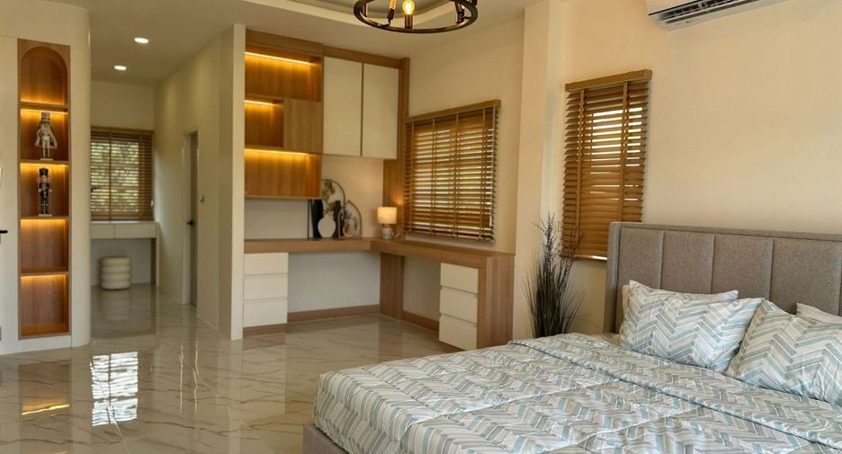 For sale 4 bedrooms house in Bang Lamung, Chonburi