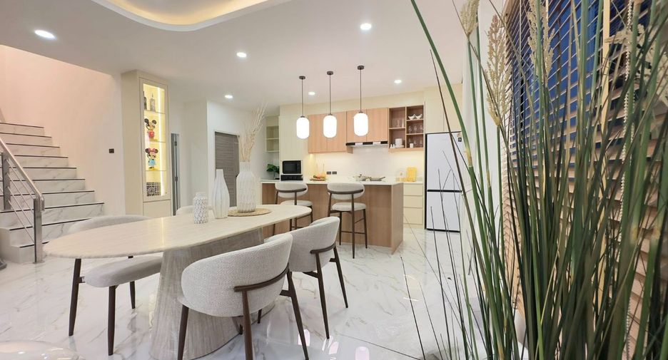 For sale 4 bedrooms house in Bang Lamung, Chonburi