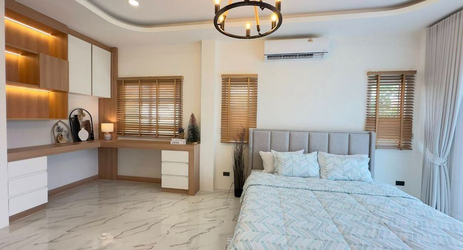 For sale 4 bedrooms house in Bang Lamung, Chonburi