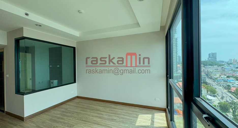 For sale 1 bed condo in Si Racha, Chonburi