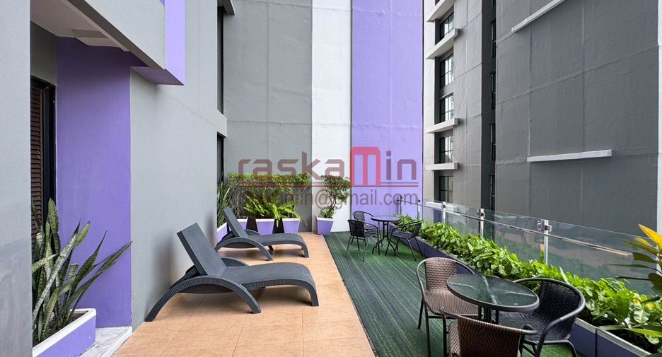 For sale 1 bed condo in Si Racha, Chonburi