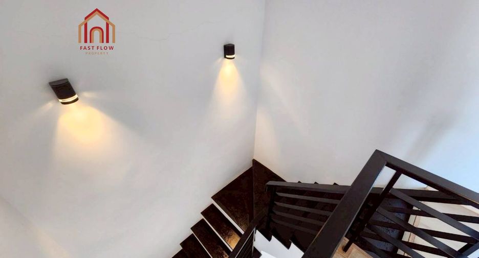 For sale 3 bedrooms townhouse in Lat Phrao, Bangkok