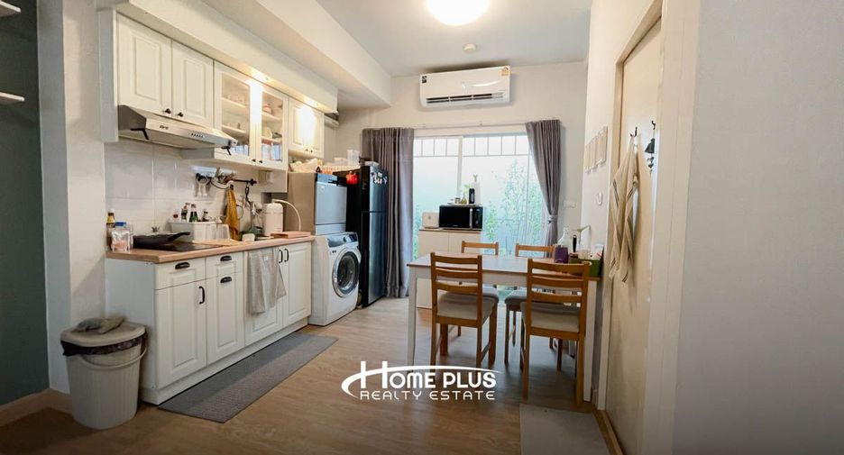 For sale 2 bedrooms townhouse in Lam Luk Ka, Pathum Thani