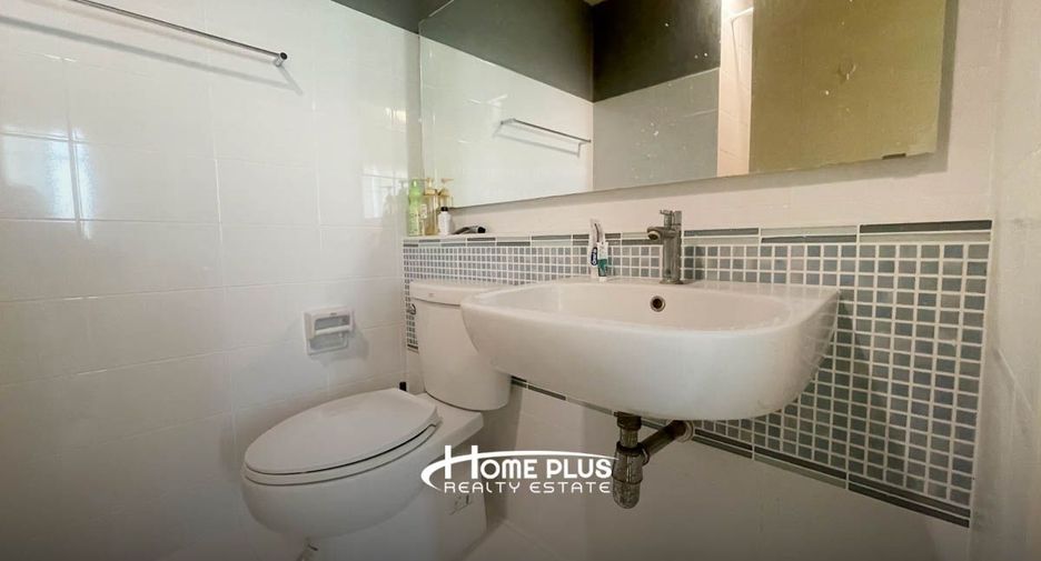 For sale 2 bedrooms townhouse in Lam Luk Ka, Pathum Thani
