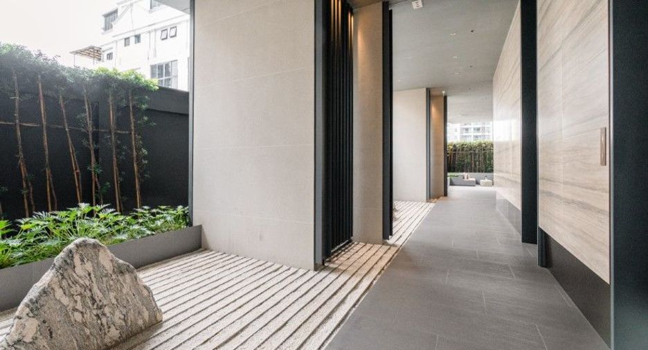 For sale 2 bedrooms condo in Khlong Toei, Bangkok
