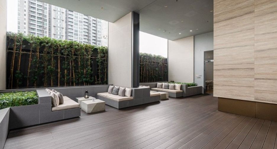 For sale 2 bedrooms condo in Khlong Toei, Bangkok