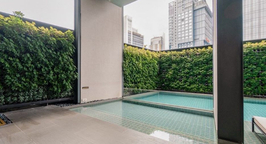 For sale 2 bedrooms condo in Khlong Toei, Bangkok