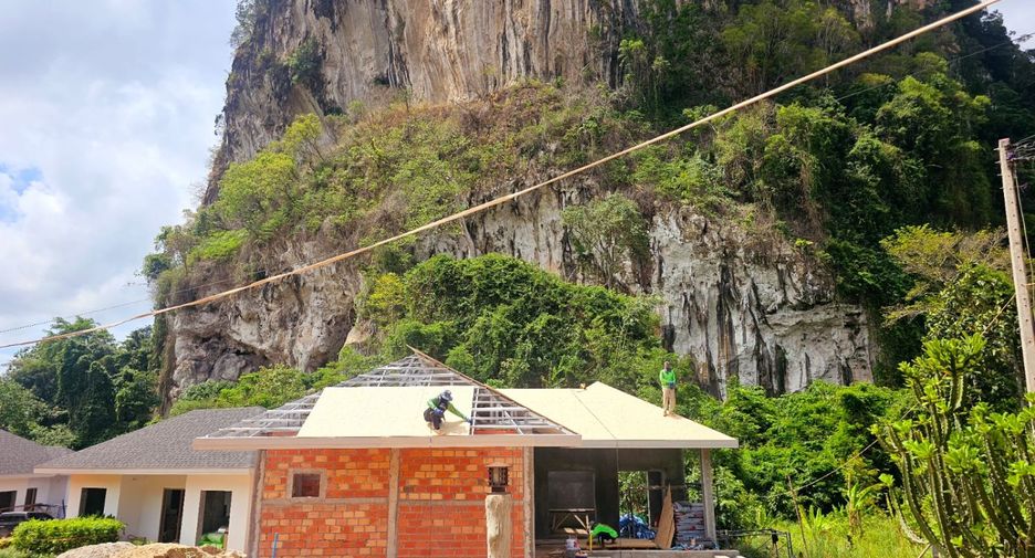 For sale 2 bedrooms villa in Mueang Krabi, Krabi