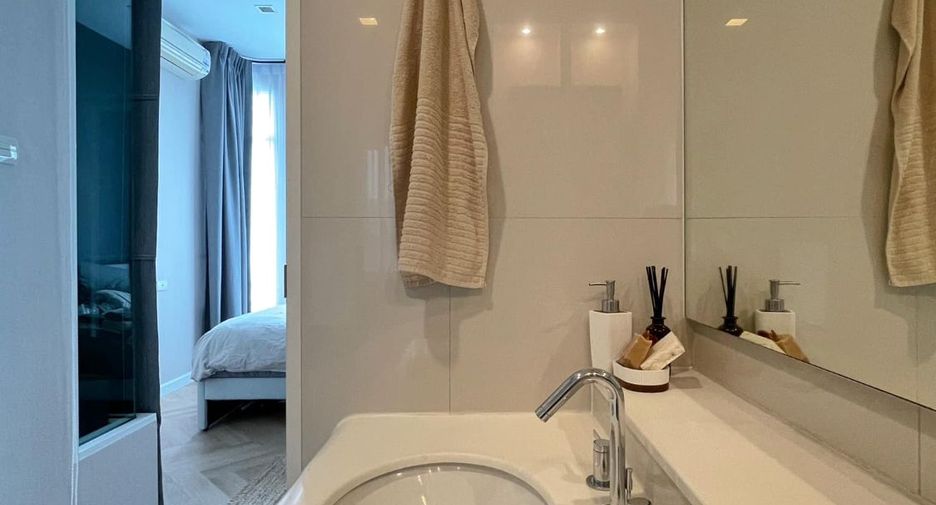 For sale 1 bed condo in Sathon, Bangkok