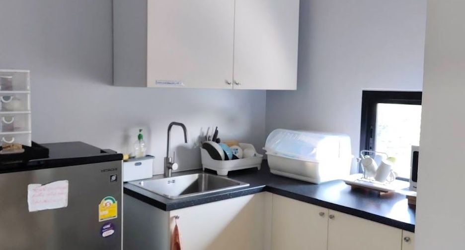 For sale 6 bedrooms house in Phra Khanong, Bangkok