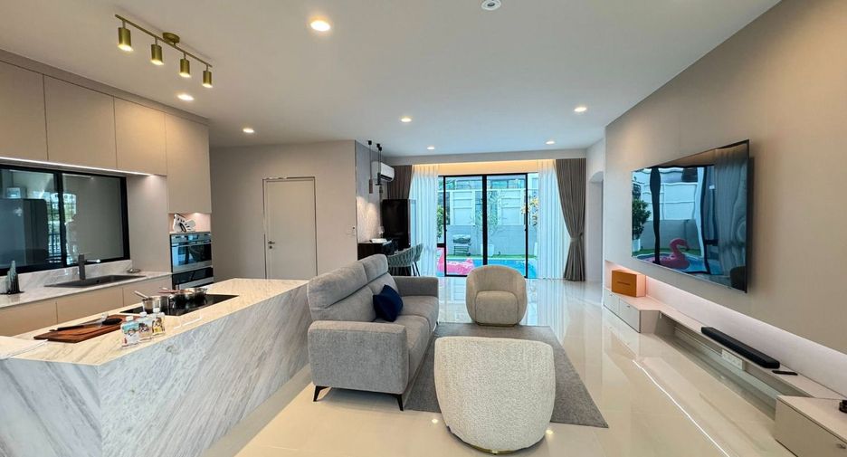 For rent 6 bedrooms house in Khlong Sam Wa, Bangkok