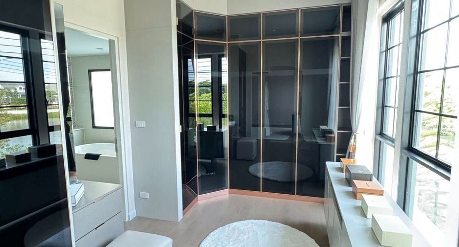 For rent 6 bedrooms house in Khlong Sam Wa, Bangkok