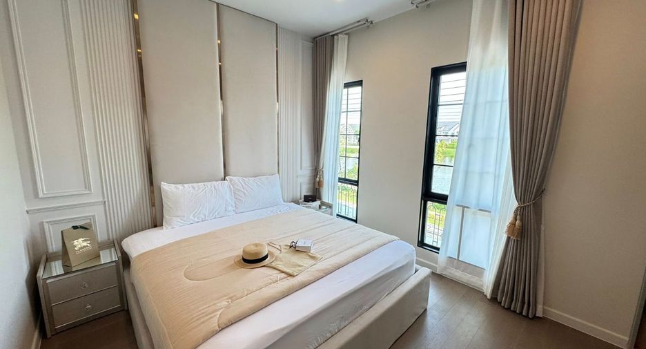 For rent 6 bedrooms house in Khlong Sam Wa, Bangkok