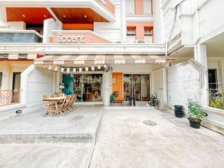 For sale 3 bedrooms townhouse in Phaya Thai, Bangkok