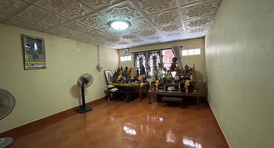 À vendre 2 chambres maison de ville à Sam Phran, Nakhon Pathom