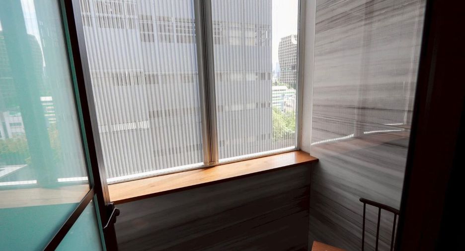 For rent 2 bedrooms condo in Pathum Wan, Bangkok