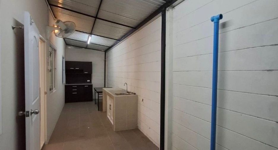 For sale 4 bedrooms house in Mueang Chon Buri, Chonburi