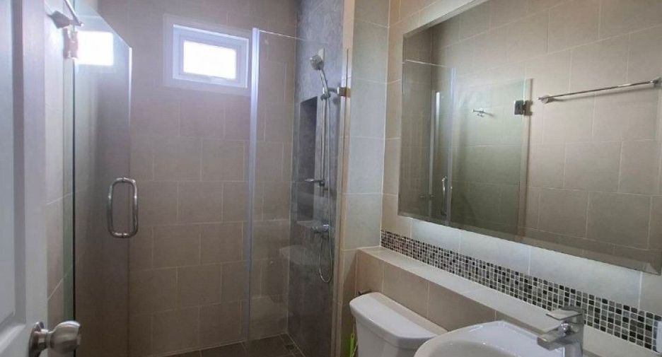 For sale 4 bedrooms house in Mueang Chon Buri, Chonburi