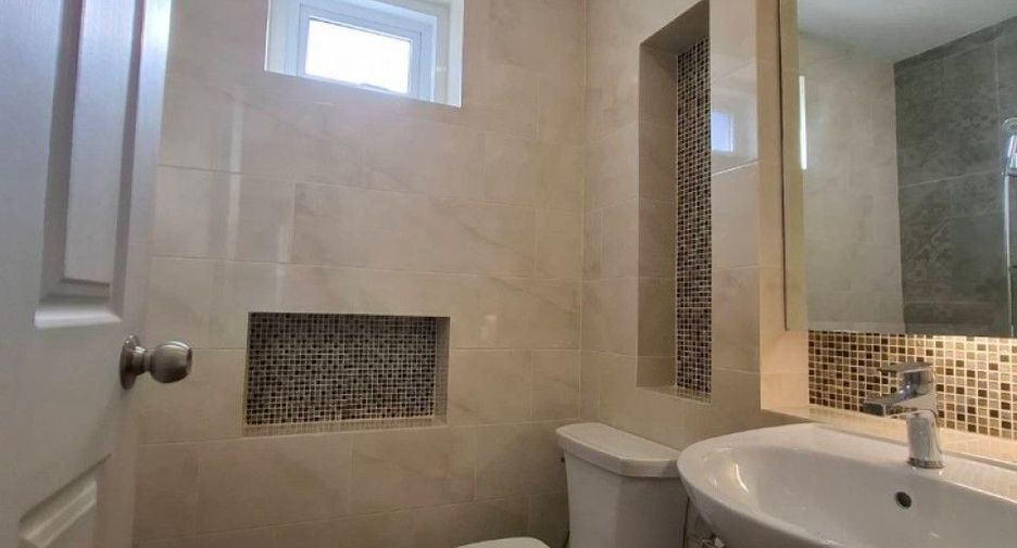 For sale 4 bedrooms house in Mueang Chon Buri, Chonburi