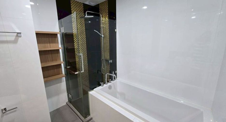 For sale 1 bed condo in Si Racha, Chonburi
