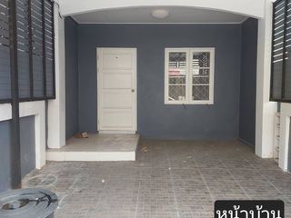 Casa adosada en venta de 2 habitaciones en Bang Khen, Bangkok