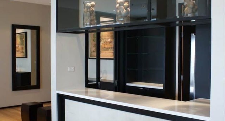 Condo en alquiler de 3 habitaciones en Khlong Toei, Bangkok