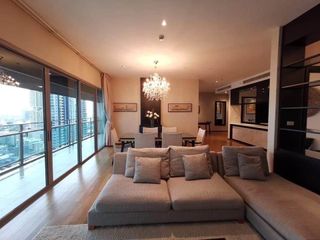 For rent 3 bedrooms condo in Khlong Toei, Bangkok