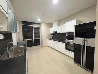 Wohnung zur Miete mit 3 Zimmer in Watthana, Bangkok