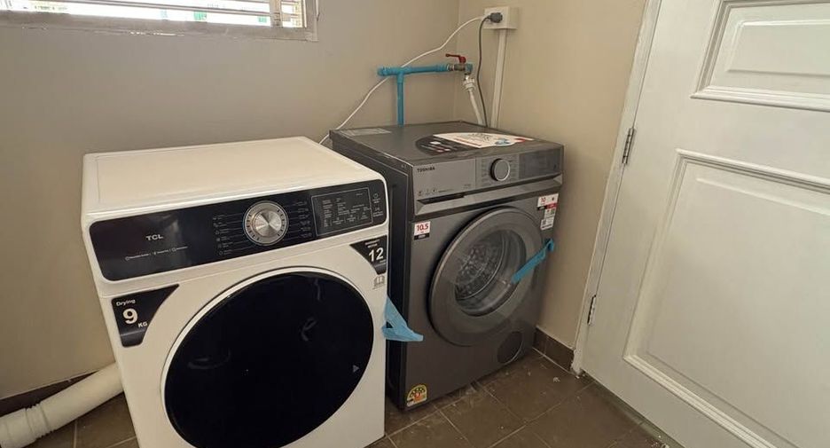 For rent 3 bedrooms condo in Watthana, Bangkok