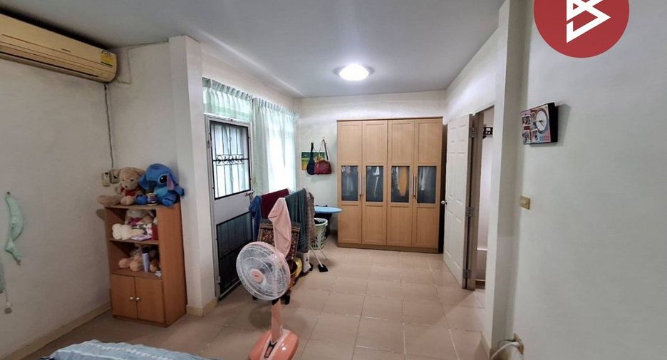 Casa adosada en venta de 3 habitaciones en Min Buri, Bangkok