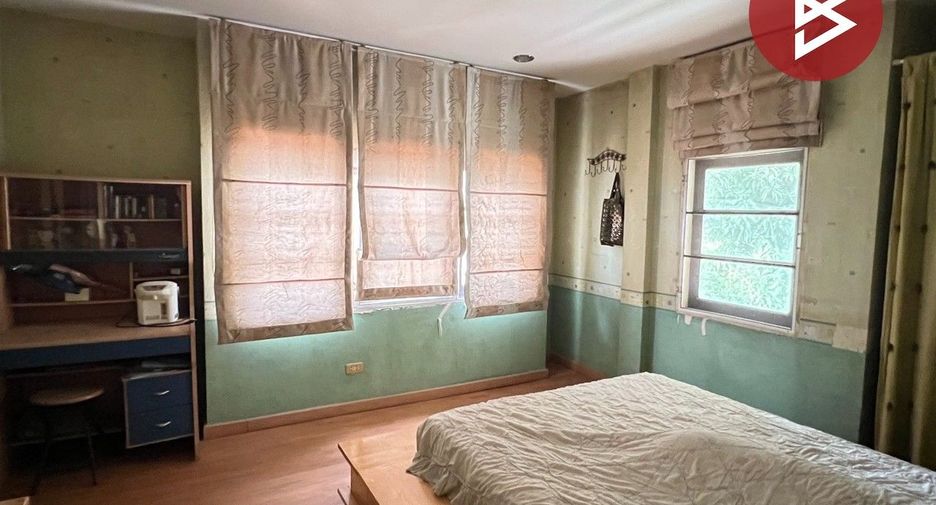出售 4 卧室 独立屋 在 Saphan Sung, 曼谷