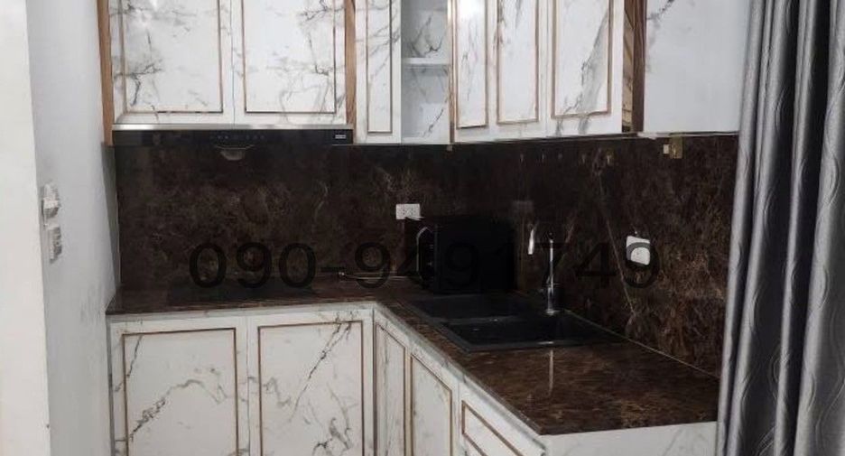 For rent 3 bedrooms townhouse in Saphan Sung, Bangkok
