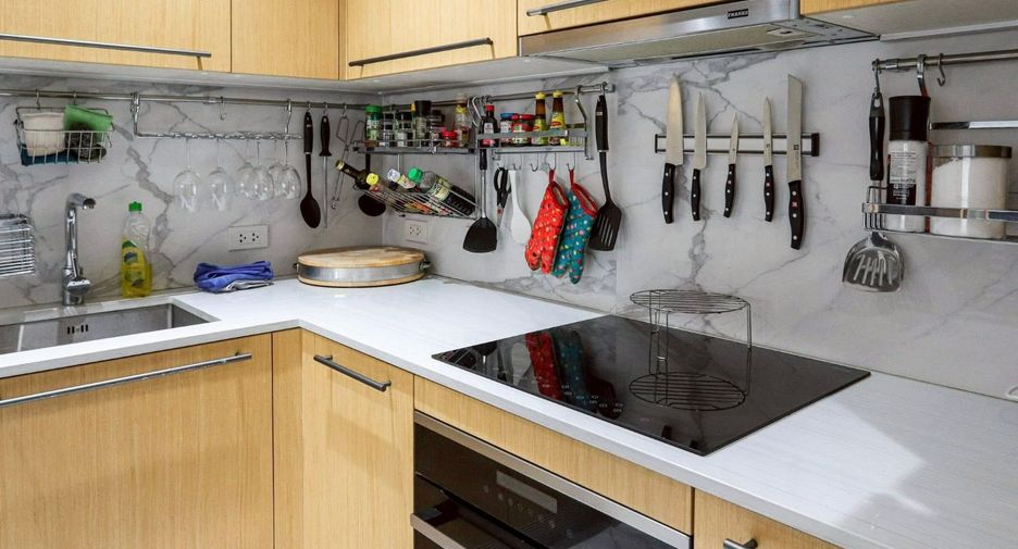 For rent 2 bedrooms condo in Pathum Wan, Bangkok
