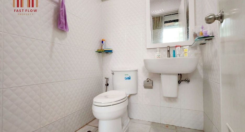 Haus zum Kauf mit 3 Zimmer in Khlong Sam Wa, Bangkok