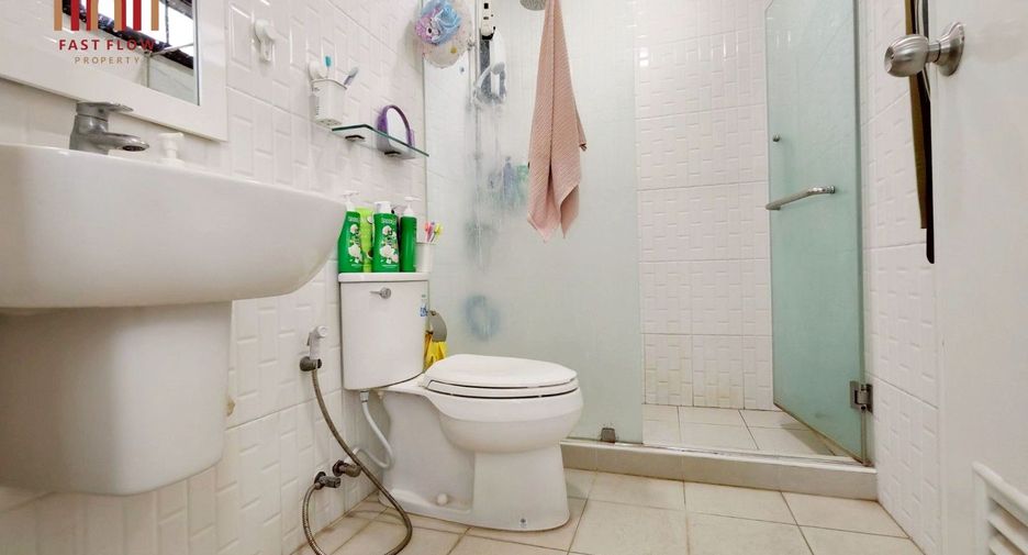 Haus zum Kauf mit 3 Zimmer in Khlong Sam Wa, Bangkok