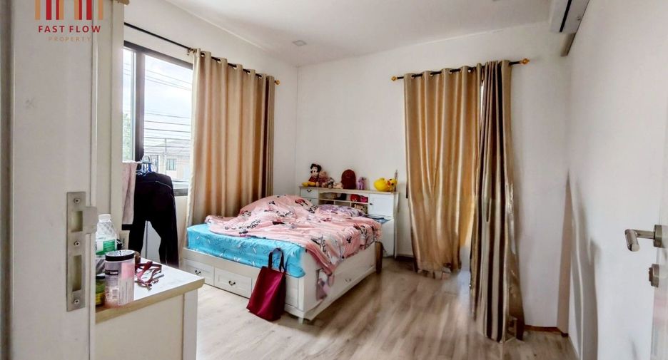 Haus zum Kauf mit 3 Zimmer in Khlong Sam Wa, Bangkok