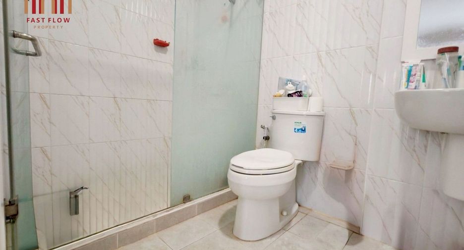 Haus zum Kauf mit 3 Zimmer in Khlong Sam Wa, Bangkok