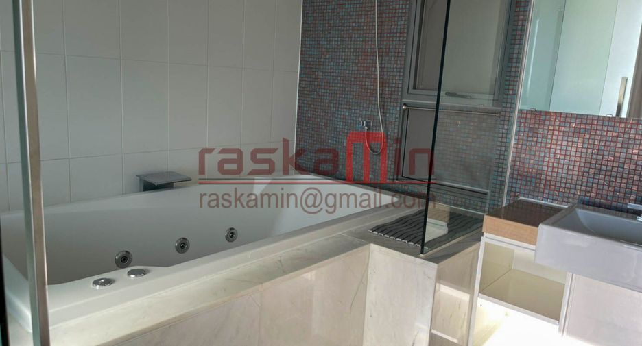 For rent 2 bedrooms condo in Bang Lamung, Chonburi