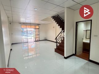 For sale 3 bedrooms townhouse in Lat Krabang, Bangkok
