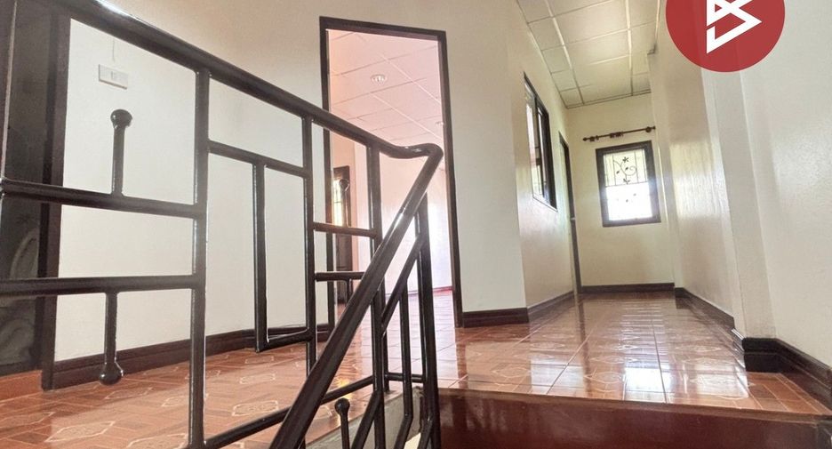Casa adosada en venta de 3 habitaciones en Lat Krabang, Bangkok