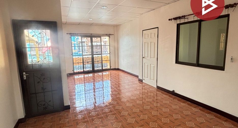 Casa adosada en venta de 3 habitaciones en Lat Krabang, Bangkok