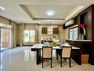 出租 3 卧室 独立屋 在 Si Racha, Chon Buri