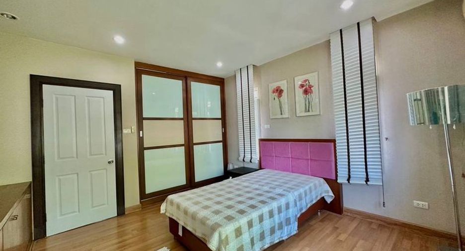 For rent 3 bedrooms house in Si Racha, Chonburi